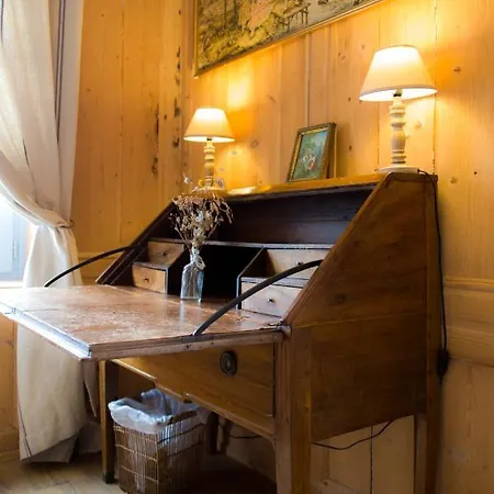A L'ecole Buissonniere Bed & Breakfast *