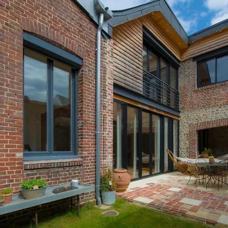 A L'ecole Buissonniere 4*