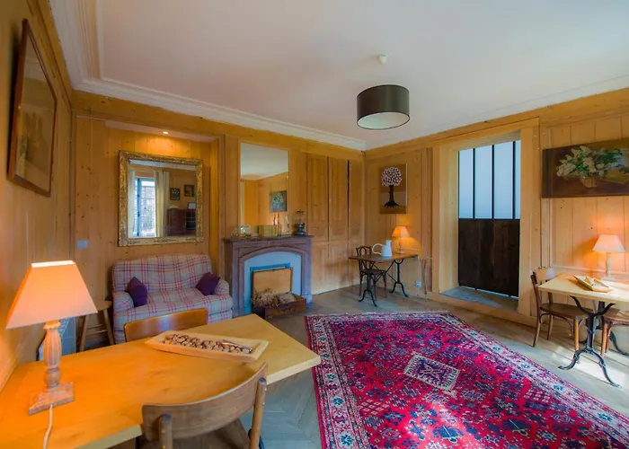 A L'ecole Buissonniere 4*