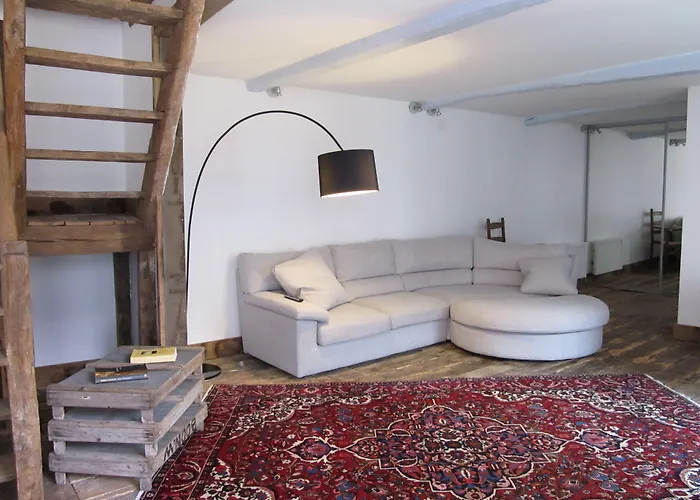 A L'ecole Buissonniere 4*